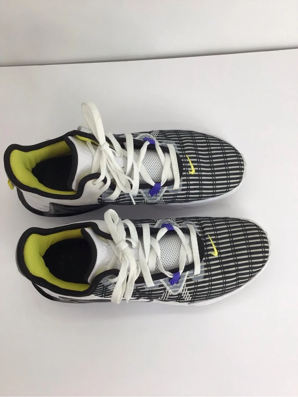 Nike Lebron Witness VI Basketball Sneakers White/Black/Perisan Violet Size 11